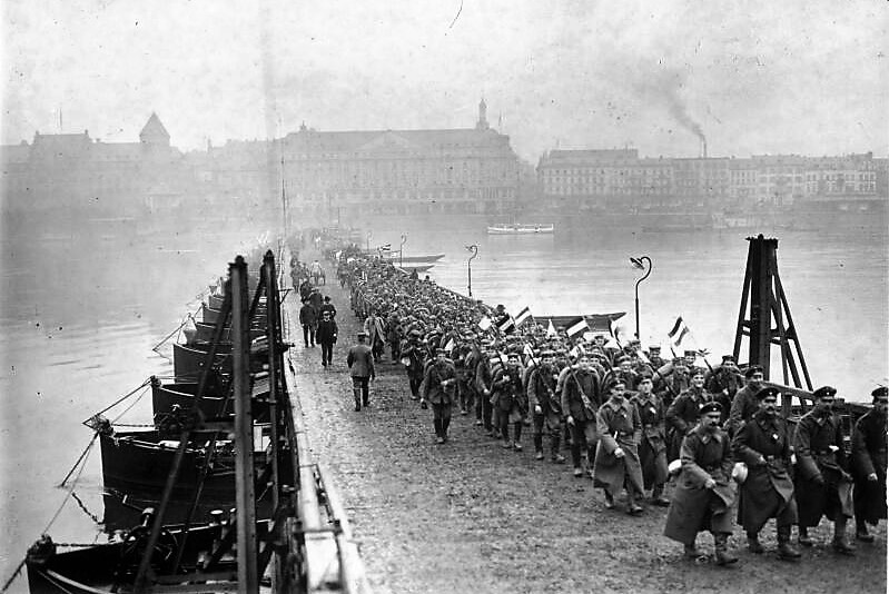 R&uuml;ckkehr der deutschen Fronttruppen