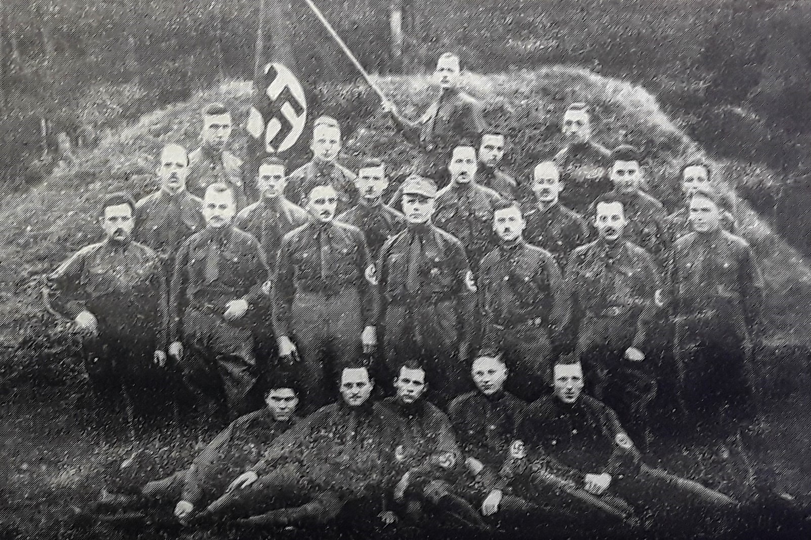 Karl Wahl mit seiner Augsburger SA