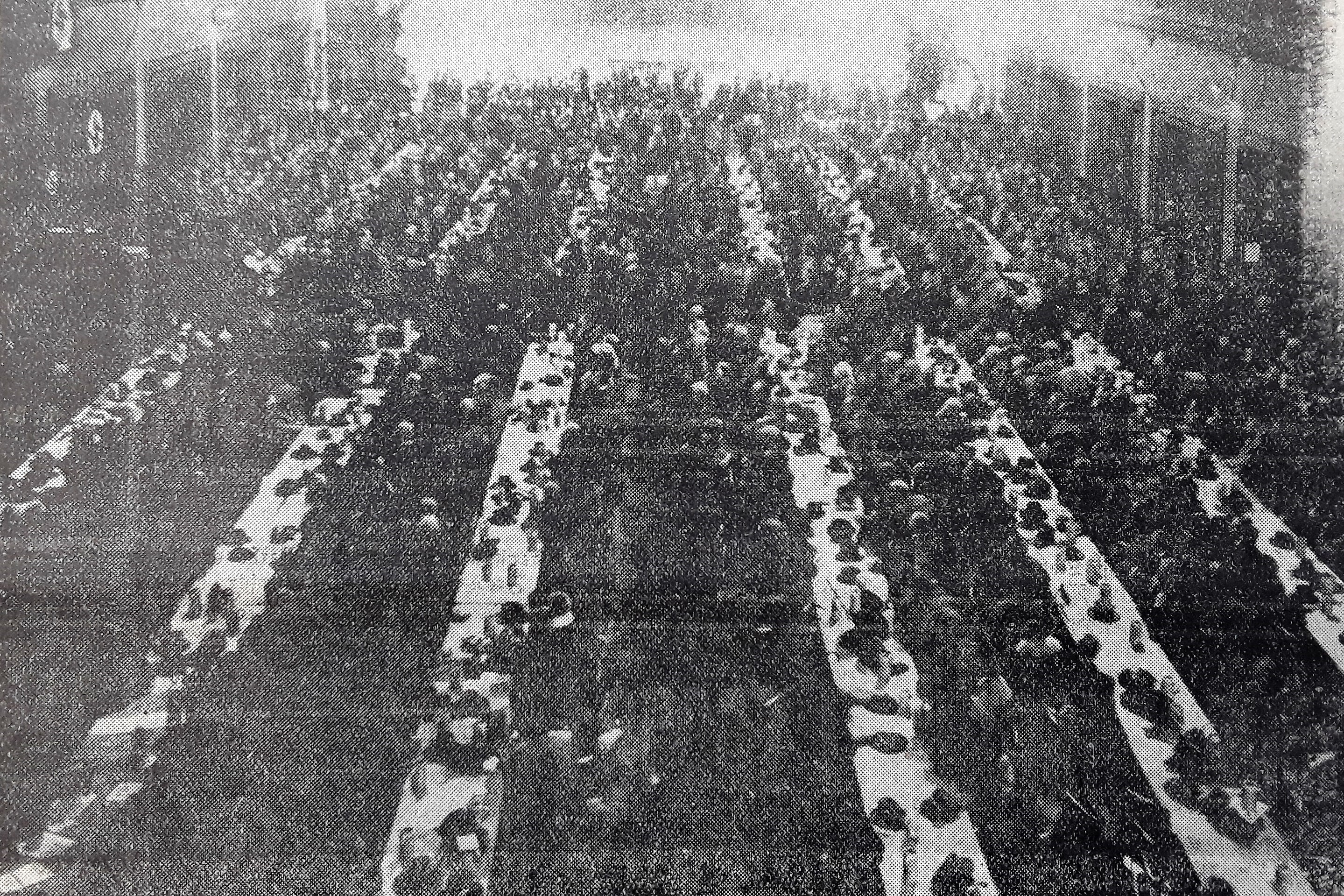 Hitler spricht in Augsburg